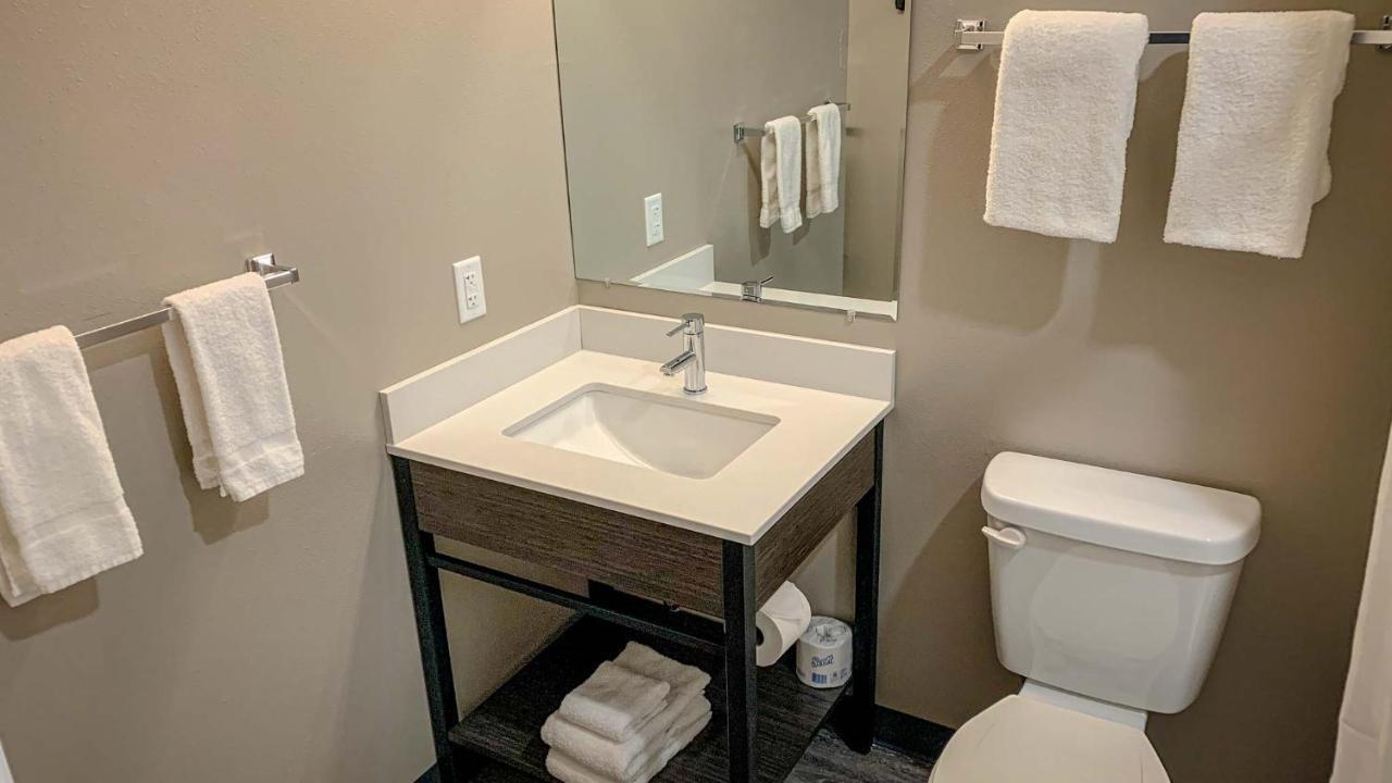 6 - East Hotel North Platte